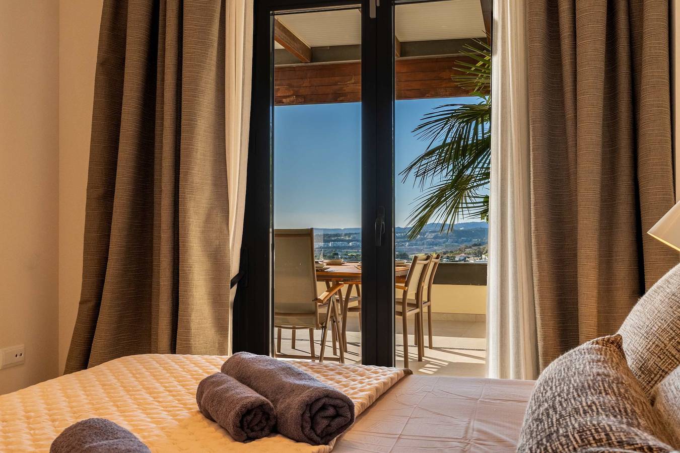 Ganze Wohnung, Ferienwohnung für 4 Personen mit Garten in Royal Flamingos Golf Resort, Benahavís