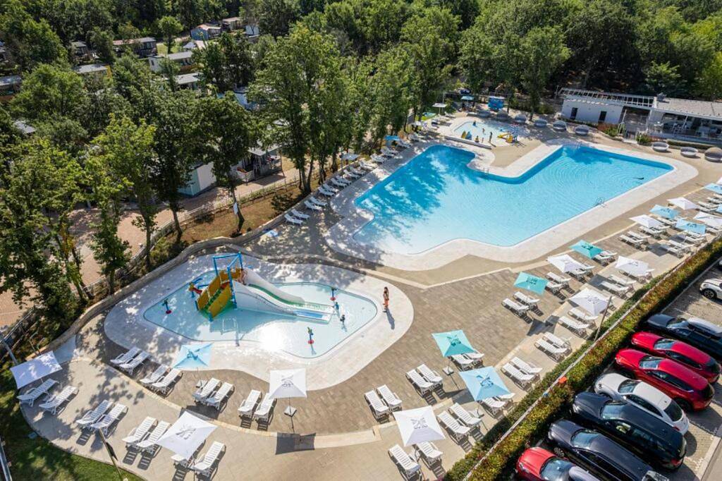 Bungalow Tent in Plaža-Beach Brulo, Grad Poreč