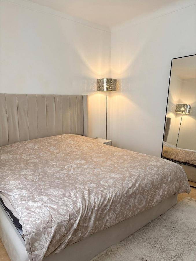 Location de vacances pour 5 personnes, avec piscine ainsi que vue et terrasse, animaux acceptés à Courtenay