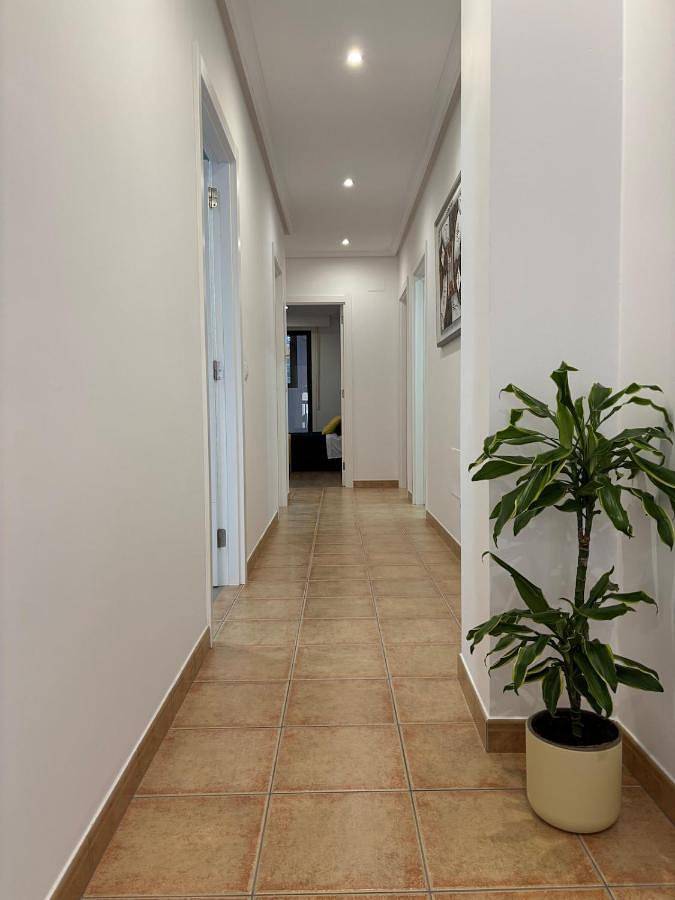 Gîte pour 8 personnes, avec terrasse et vue, animaux acceptés à Leiro - 4