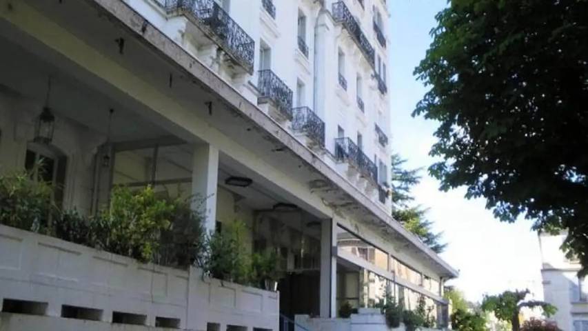 Gîte pour 3 personnes, avec Piscine dans Parc du Bois Vidal