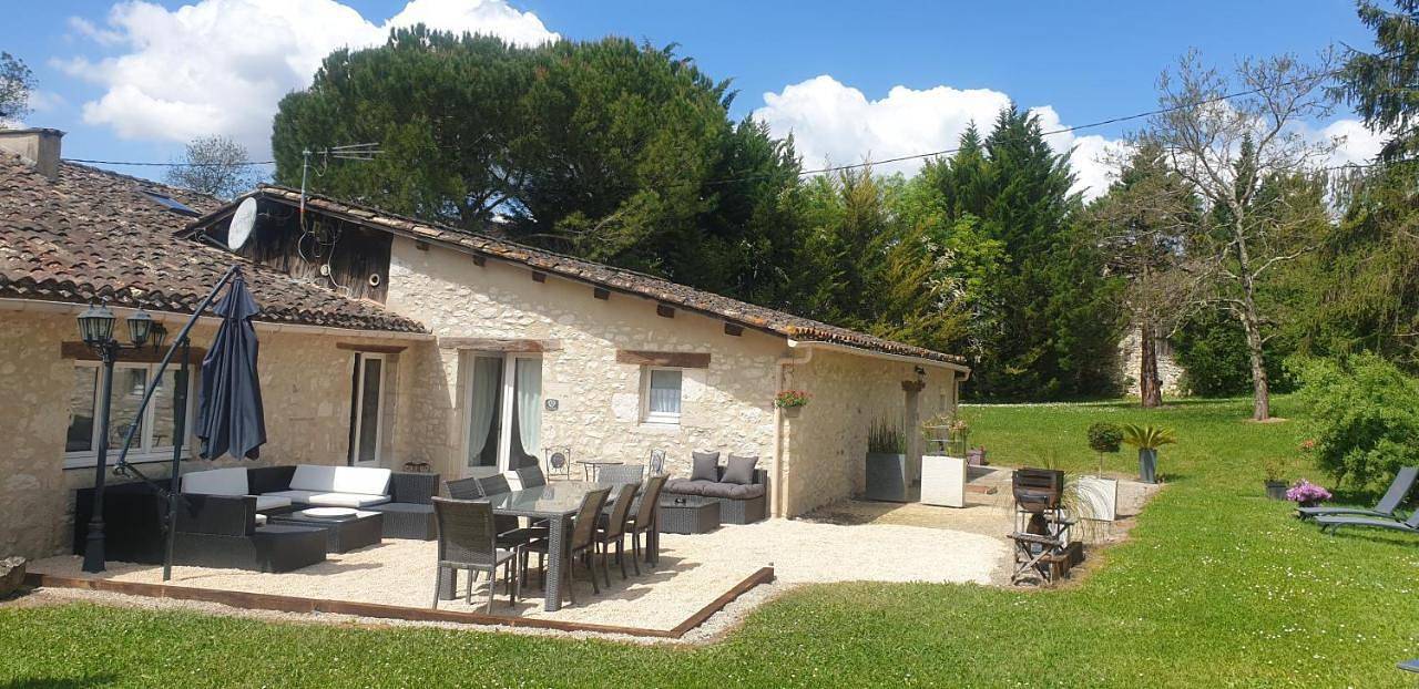 Double Room with Terrace in Parranquet, Région de Villeneuve-sur-Lot