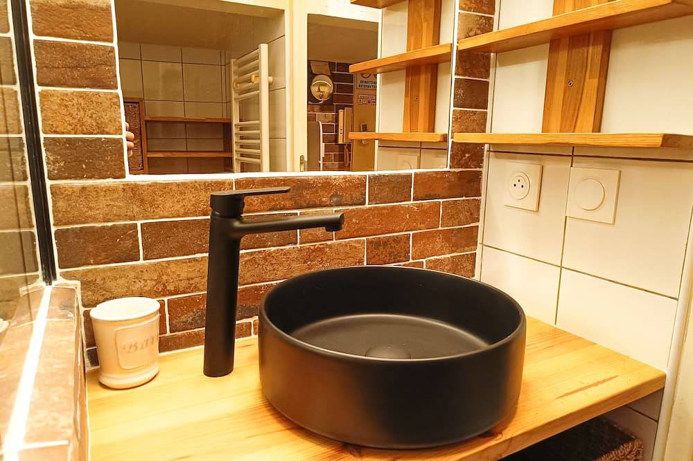 Apartamento entero, Casa Nova 4-Estudio-Panorámico-Vista al campo-Baño con bañera in Plan-de-Cuques, Marsella region