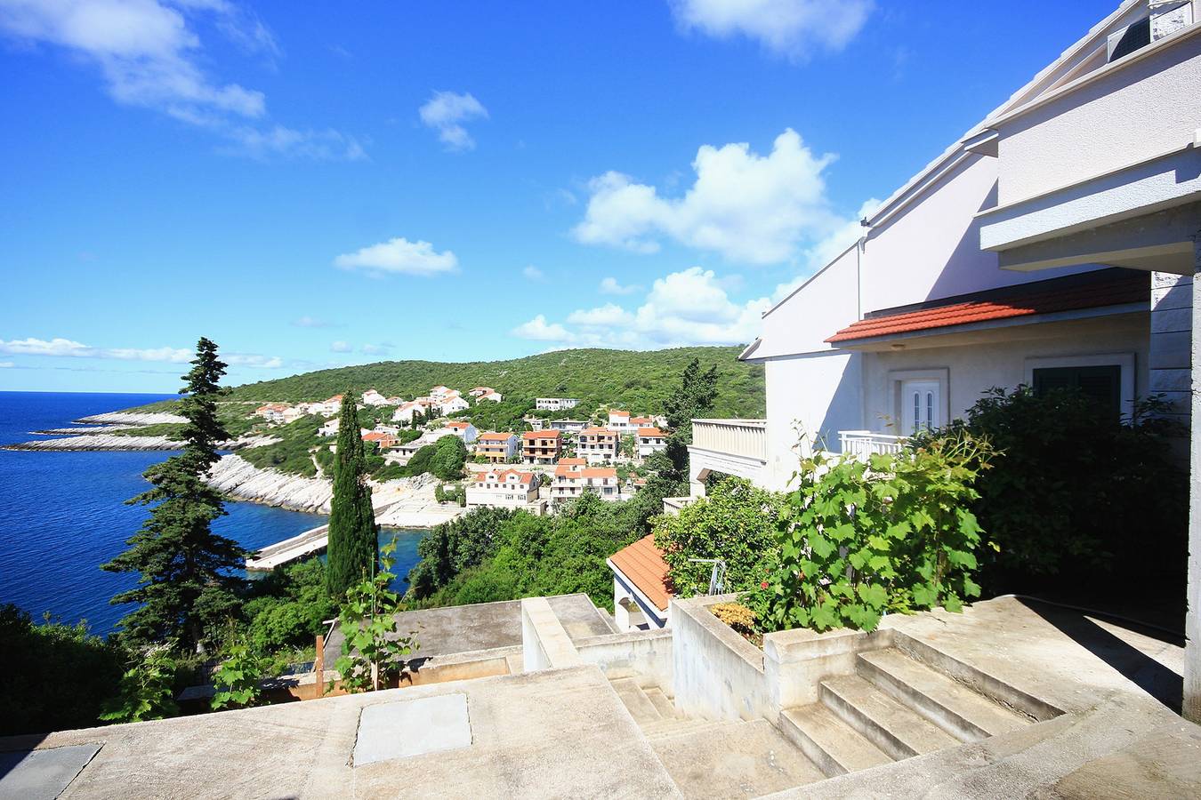 Ganze Wohnung, 3-Zimmer-Ferienwohnung mit Terrasse und Meerblick Zavalatica, Korcula A-545-a in Čara, Korcula