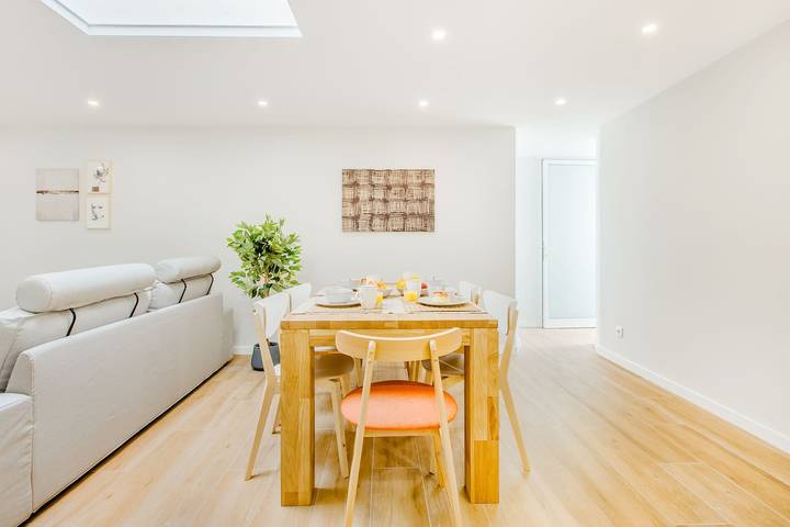 Espinho Beach 4 Stays with Terrace in Espinho, District de Aveiro