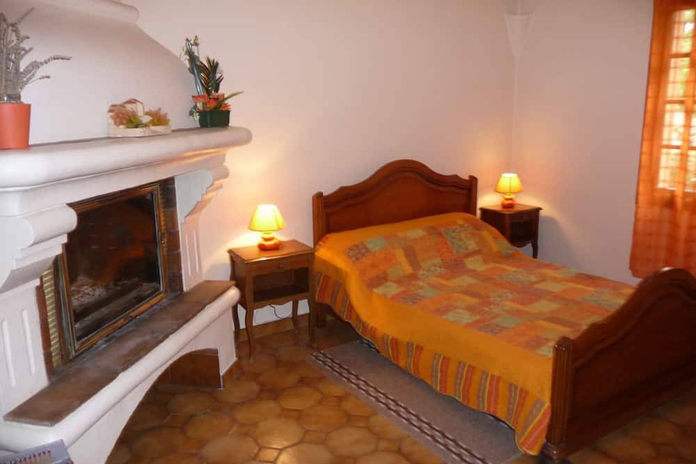 Apartamento entero, Cozy 2-bedroom apartment in peaceful Vidauban with AC in Vidauban, Region de Draguignan