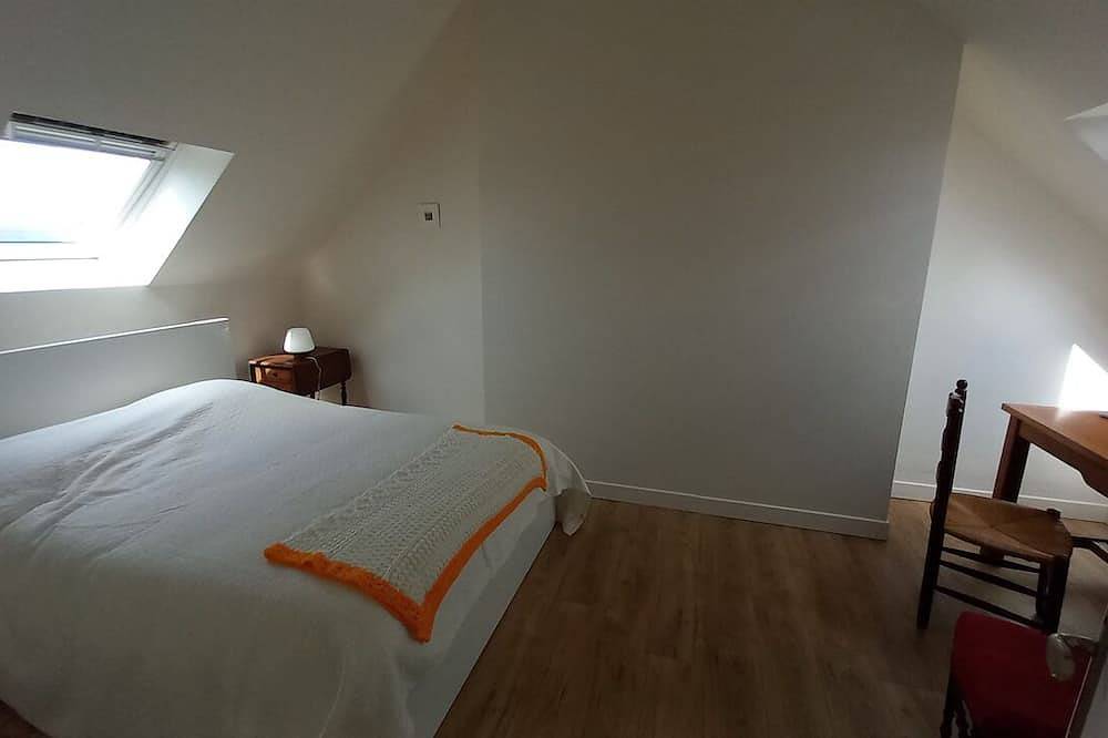 Typical Breton house between the Gulf of Morbihan and the ocean in Pluneret, Côte des Mégalithes