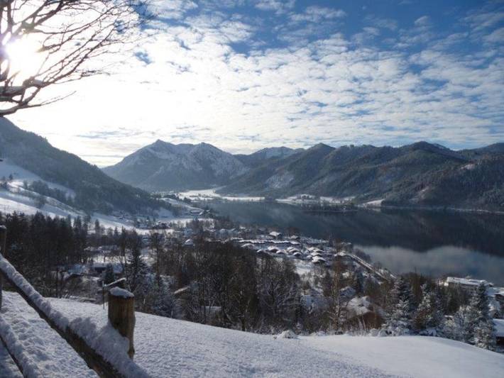 Ferienwohnung für 3 Personen, mit Seeblick und Ausblick sowie Terrasse und Garten am Schliersee - 3