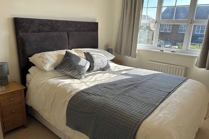 Fairways, family friendly, character holiday cottage in Wyke Regis in Weymouth, Dorset