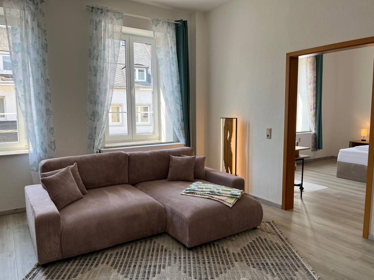 Ganze Ferienwohnung, Sonnenschein Apartment, 2 Schlafräume, Dusche, Wc in Hermeskeil, Landkreis Trier-Saarburg