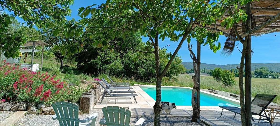 Gîte pour 2 personnes, avec vue ainsi que piscine et jardin, animaux acceptés à Mane - 3