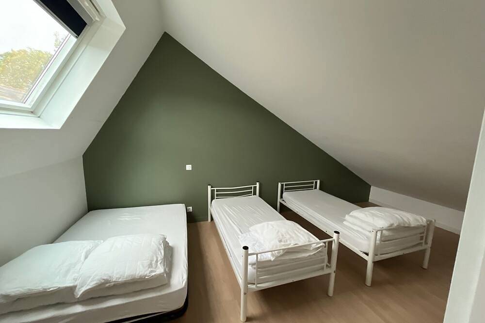 Loft Xxl avec piscine intérieure et salle de jeux in Le May-sur-Èvre, Région de Cholet