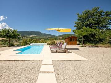 Gîte pour 6 personnes, avec jardin et terrasse à Sainte-Jalle