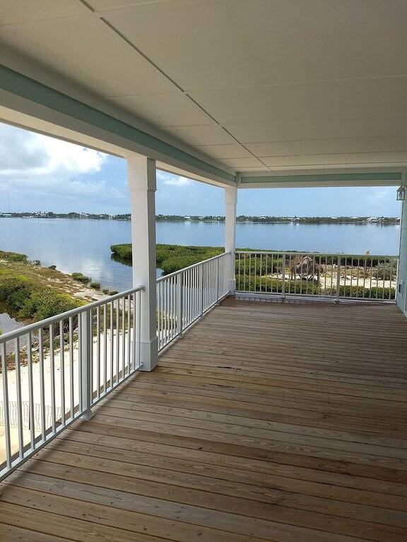 Vacation rental for 8 people, with yard in Big Pine Key