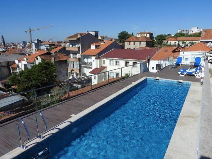 Apartamento estúdio para 2 pessoas, com piscina e terraço no Porto