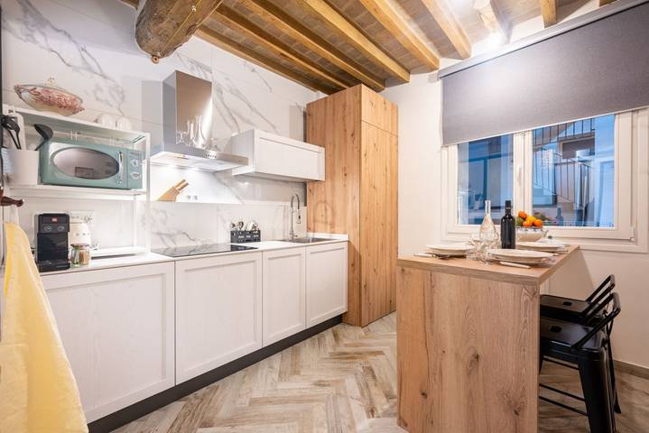 Appartamento intero, GuestHost - Bixio 29 Apartment 4 in Oltretorrente (Parma), Parma