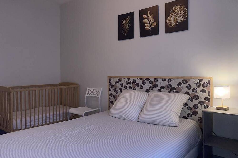 A&J Family -Logement 8 pers. à Neuvy, Jardin Privé in Neuvy-sur-Loire, Vallée de la Loire