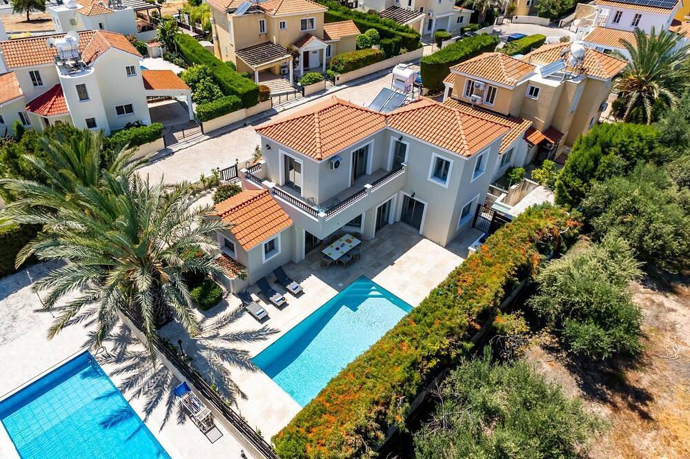 Casa vacanza a Peyia a partire da 353€ a notte
