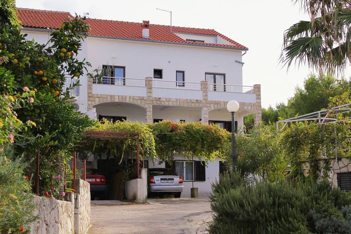 Gîte pour 6 personnes, avec balcon/terrasse, animaux acceptés à Jelsa - 2