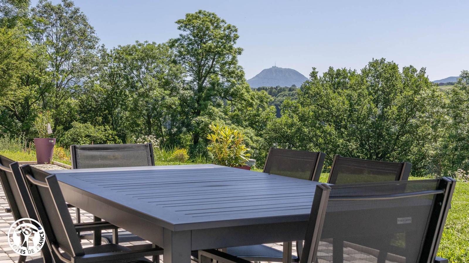 Les Genestoux in Gelles, Parc naturel régional des Volcans d'Auvergne