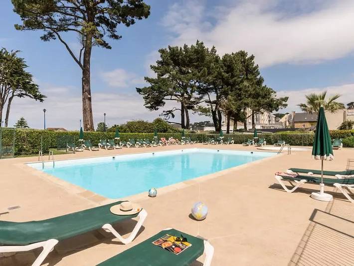 Gîte pour 6 personnes, avec piscine ainsi que vue et balcon dans Casino de Perros-Guirec - 4