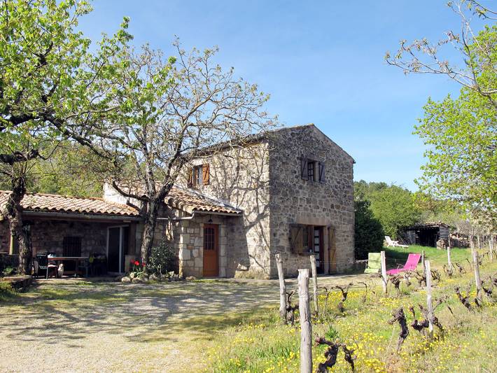 Gîte pour 4 personnes, avec jardin et terrasse, animaux acceptés à Saint-Genest-de-Beauzon