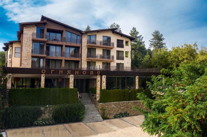 Hôtel pour 2 personnes, avec Balcon et Terrasse ainsi que Jacuzzi et Jardin dans Garmen