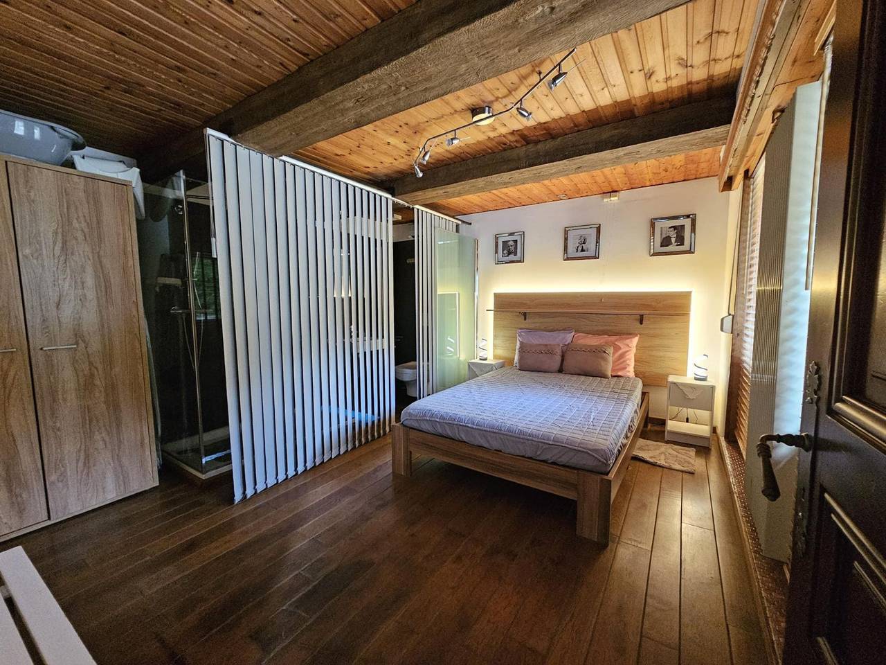 Boerderij in België met groene tuin in Hastière, Regio Namur