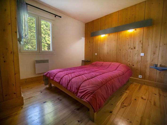 Parc de vacances pour 12 personnes, avec jacuzzi ainsi que jardin et piscine à Mende - 4