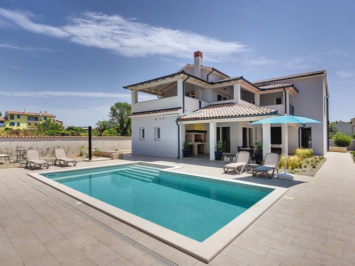Villa für 9 Personen, mit Balkon und Pool, kinderfreundlich in Premantura - 2