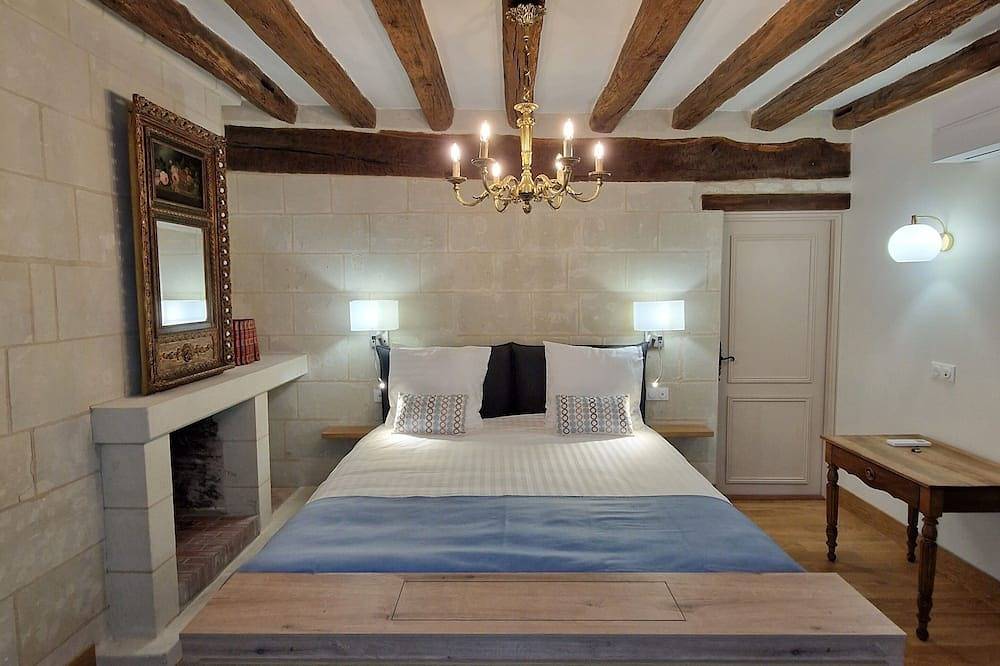 Chambre d'hôtes de charme dans une maison du Xix siècle, in Fontevraud-l'Abbaye, Vallée de la Loire