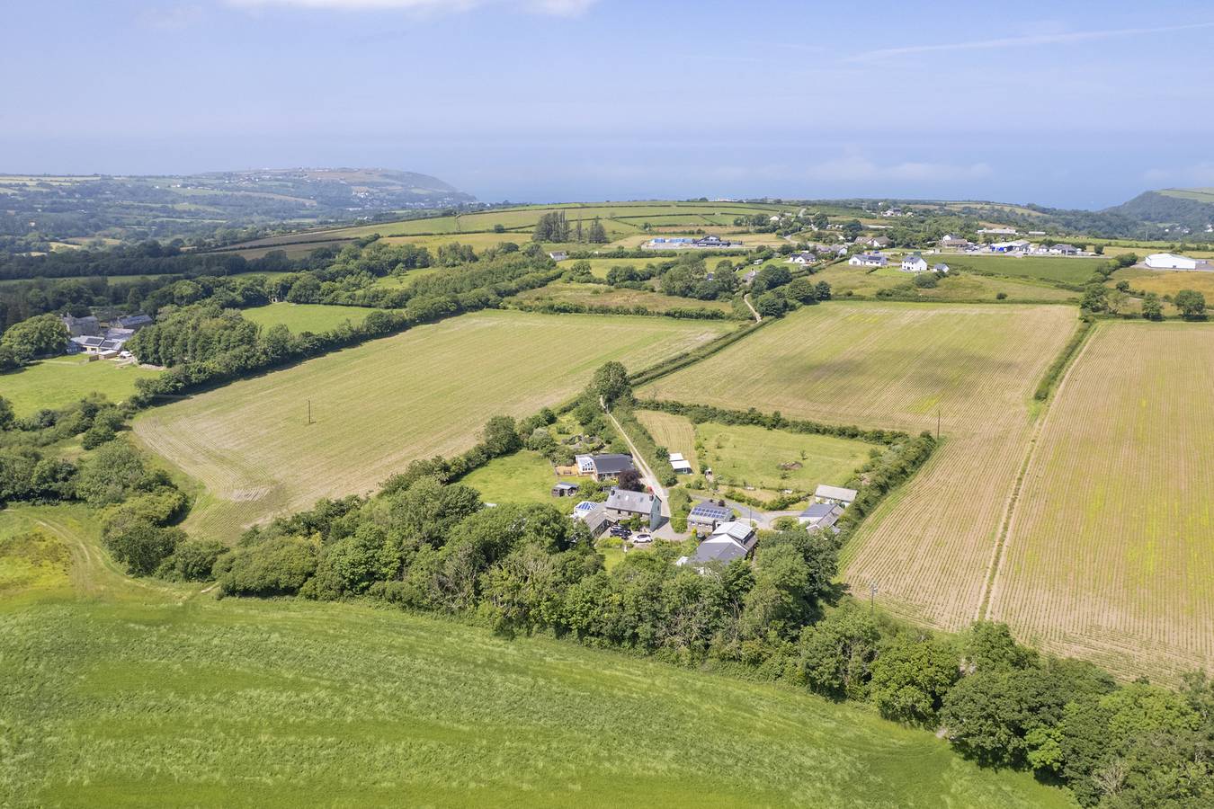 Hedgerow at Gorslwyd - Sound Retreat in Penbryn, Cardigan Bay