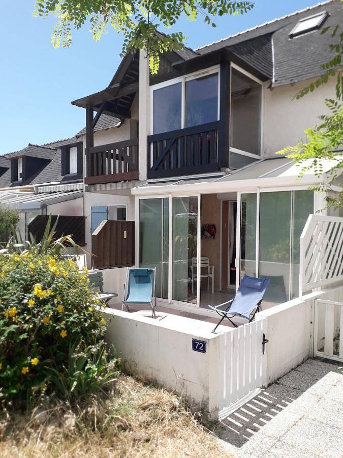 Gîte pour 4 personnes, avec jardin ainsi que terrasse et piscine dans Plage Kerminihy - 2