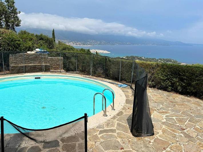 Casa de vacaciones para 5 personas, con Terraza y Piscina en Bormes-les-Mimosas