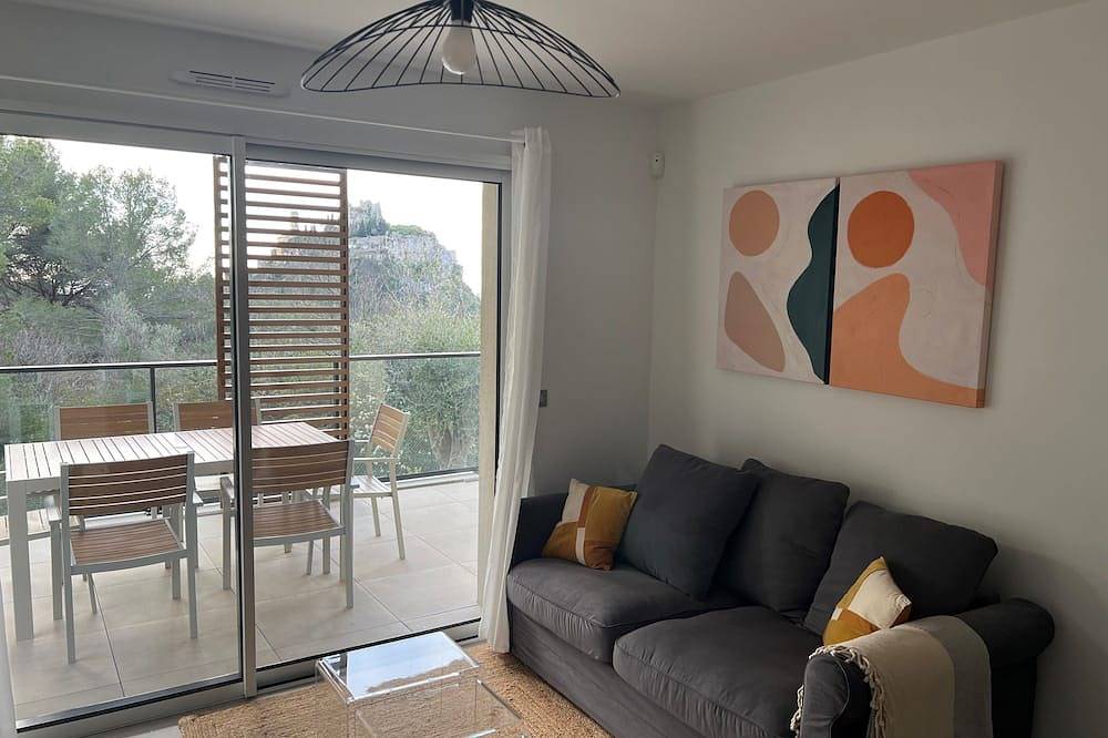 Entire apartment, Très bel appartment 2 chambres avec piscine in Èze, Nice region