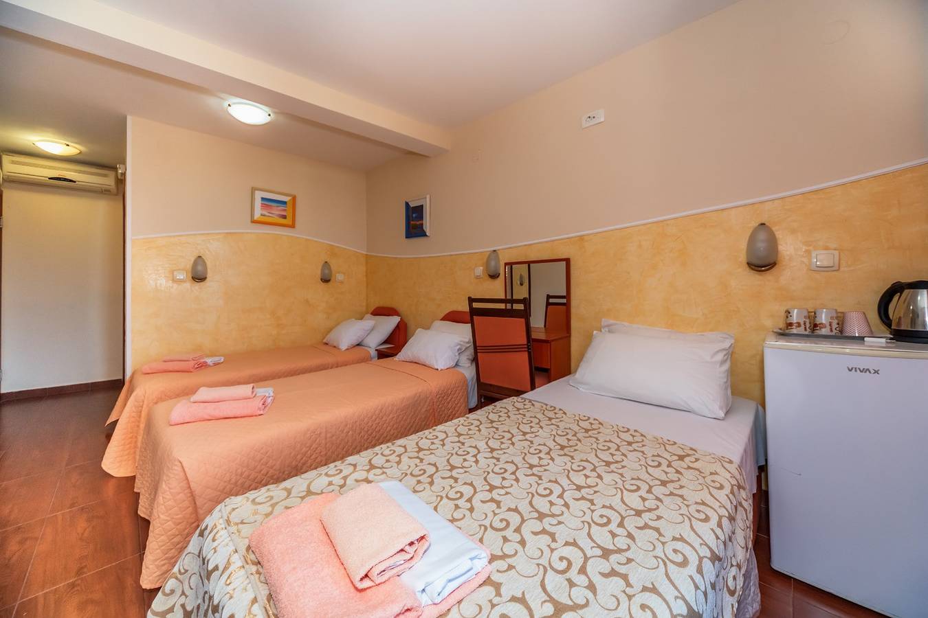 Triple Room with sea view in Petrovac na Moru, Opština Budva