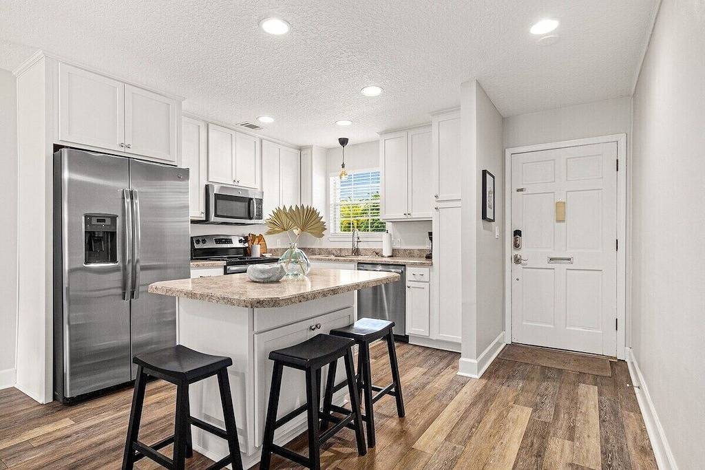 Ganze Wohnung, Island Suite Nr. 1 - zu Fuß / mit dem Fahrrad in die Innenstadt, zum Strand, zum Amphitheater und mehr! in Anastasia, St. Augustine