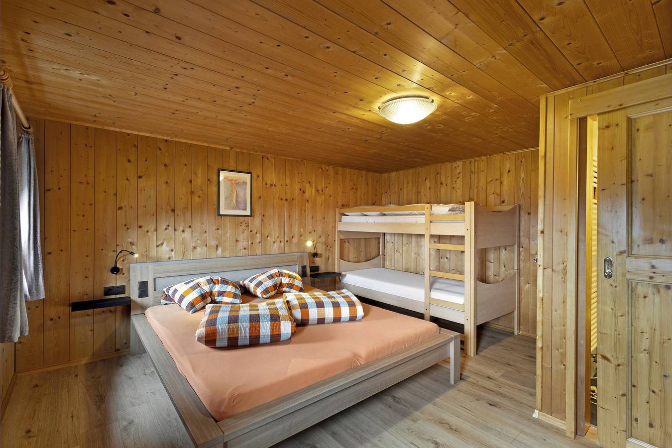 Appartement entier, Appartement "Rosenduft" avec vue sur les montagnes, terrasse partagée et Wi-Fi in Valle di Casies, Kronplatz