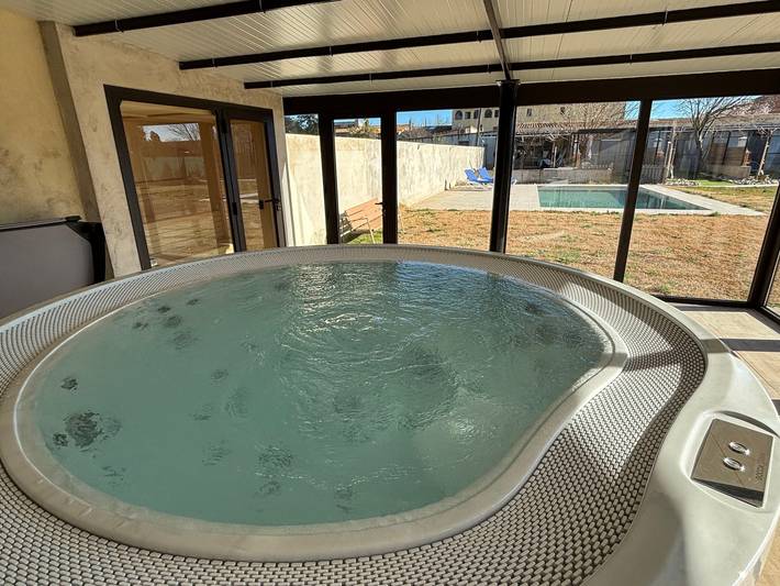 Hel lejlighed, Can Padrosa Mini Loft 3 – Modern Retreat with Shared Pool Near Costa Brava in Riumors, Upper Empordà
