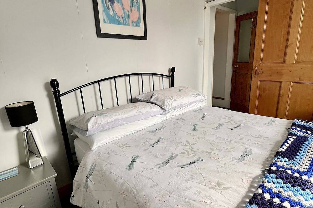 Fisherman's Cottage in the heart of Polruan - With Wifi & Parking in Polperro, Polruan