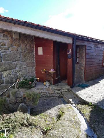 Gîte pour 5 personnes, avec terrasse et vue dans Tondela