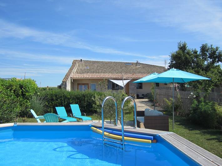 Gîte pour 2 personnes, avec piscine, animaux acceptés à Chenac-Saint-Seurin-d'Uzet - 2