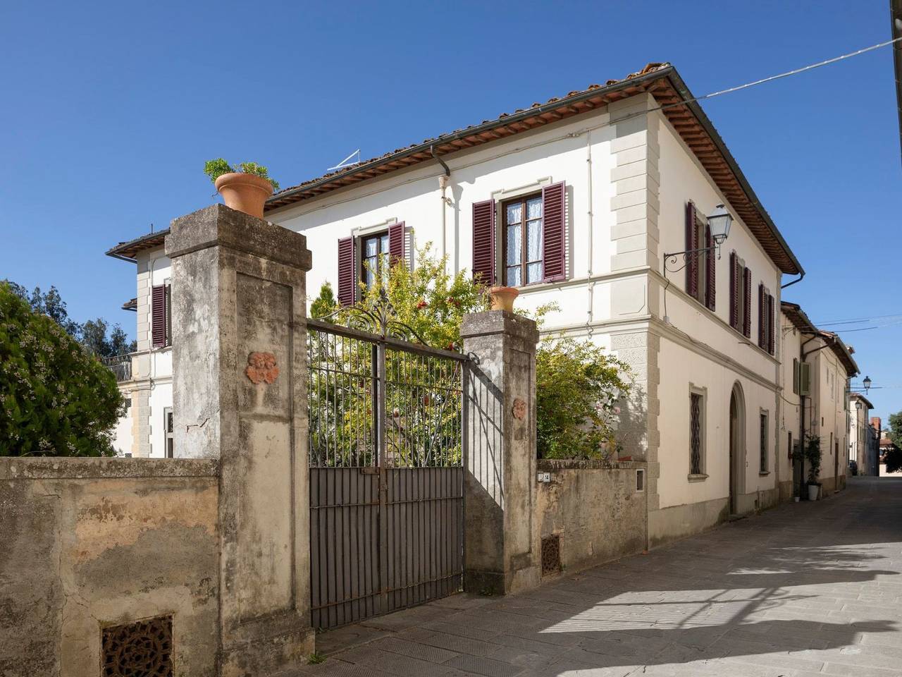 Historische Villa auf dem Lande in den toskanischen Hügeln in Cicogna, Terranuova Bracciolini