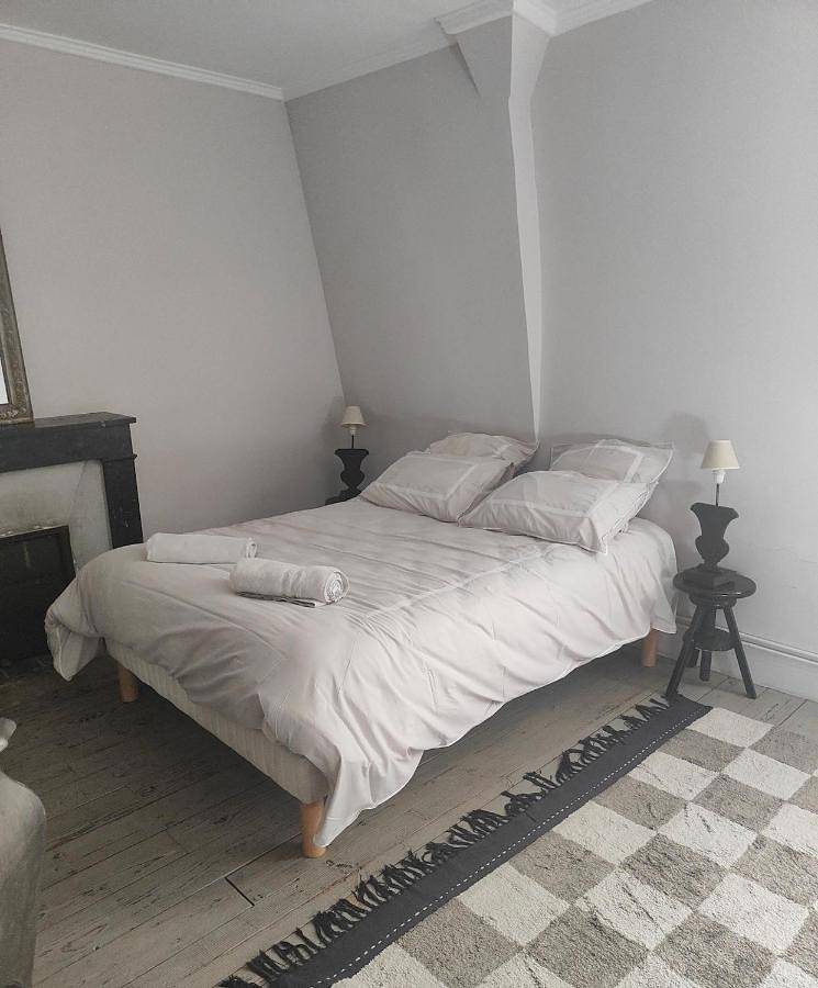 Four-Bedroom House in Escolives-Sainte-Camille, Région d'Auxerre