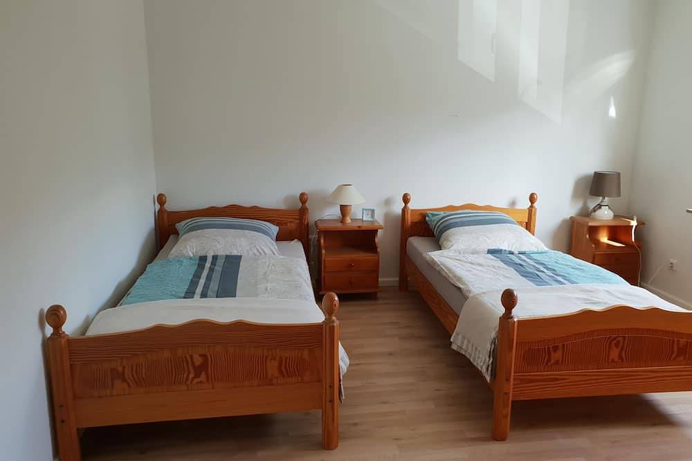 Ganze Wohnung, Trade fair Cgn/Dus Dg studio apartment for 1-4 persons, can be extended by renting out in Monheim am Rhein, Kreis Mettmann
