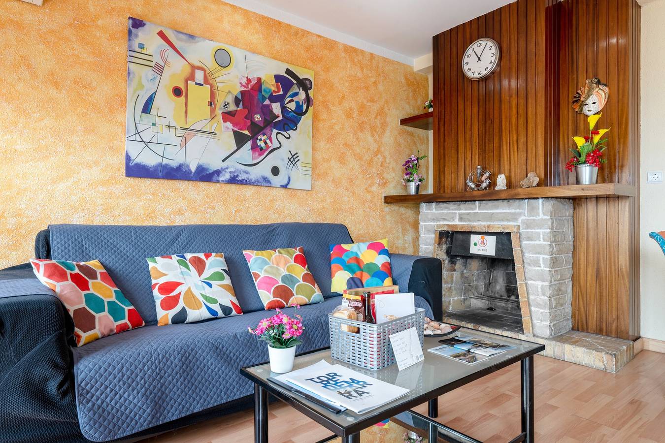 Apartamento entero, Apartamento '5 Minutos De La Playa Torredembarra' con balcón, Wi-Fi y aire acondicionado in Torredembarra, Costa Dorada