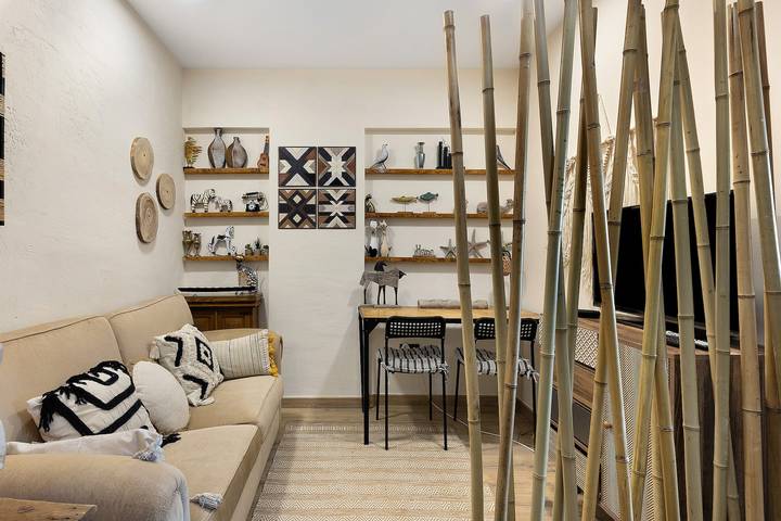 Entire apartment, 'Beach fun' Apartment with Balcony, Wi-Fi, and Air Conditioning in Setúbal Peninsula