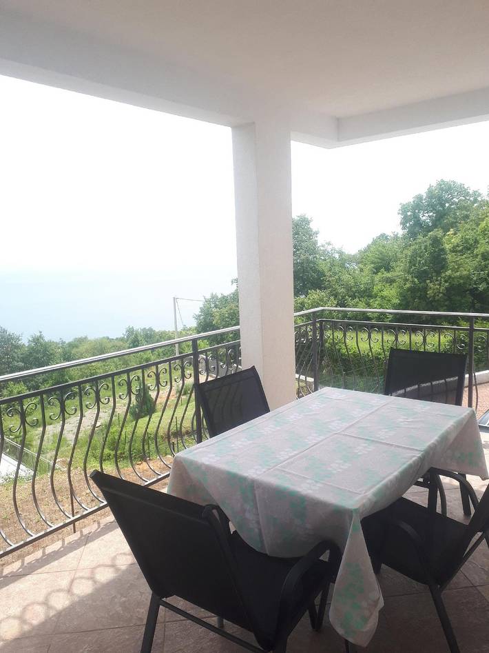Apartament wakacyjny dla 6 osób, z ogród i basen oraz widok i taras, zwierzęta dozwolone w Ika