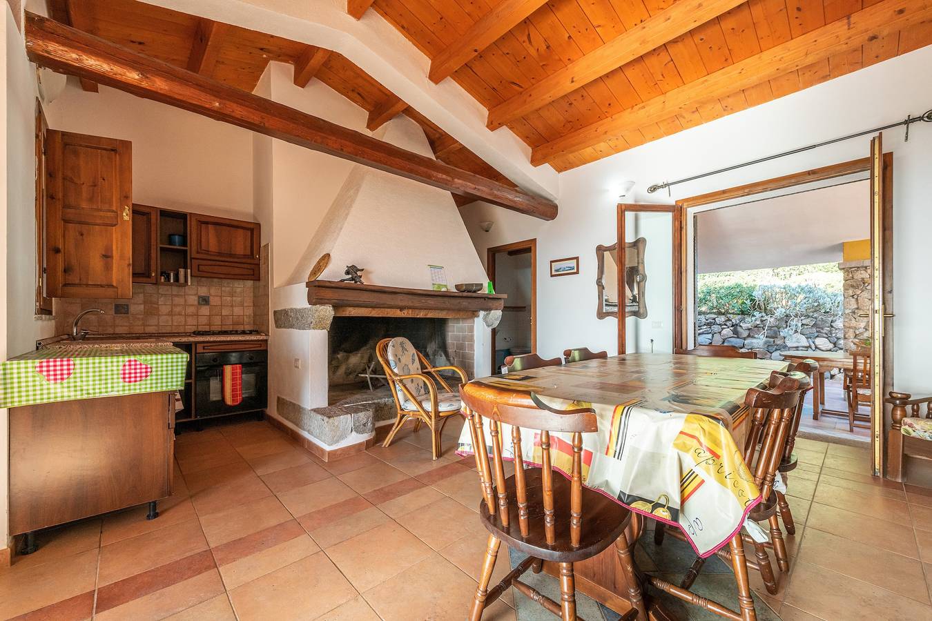 Villa Camilla with Sea View, Private Terraces, Garden & Balcony in Sant'Antioco