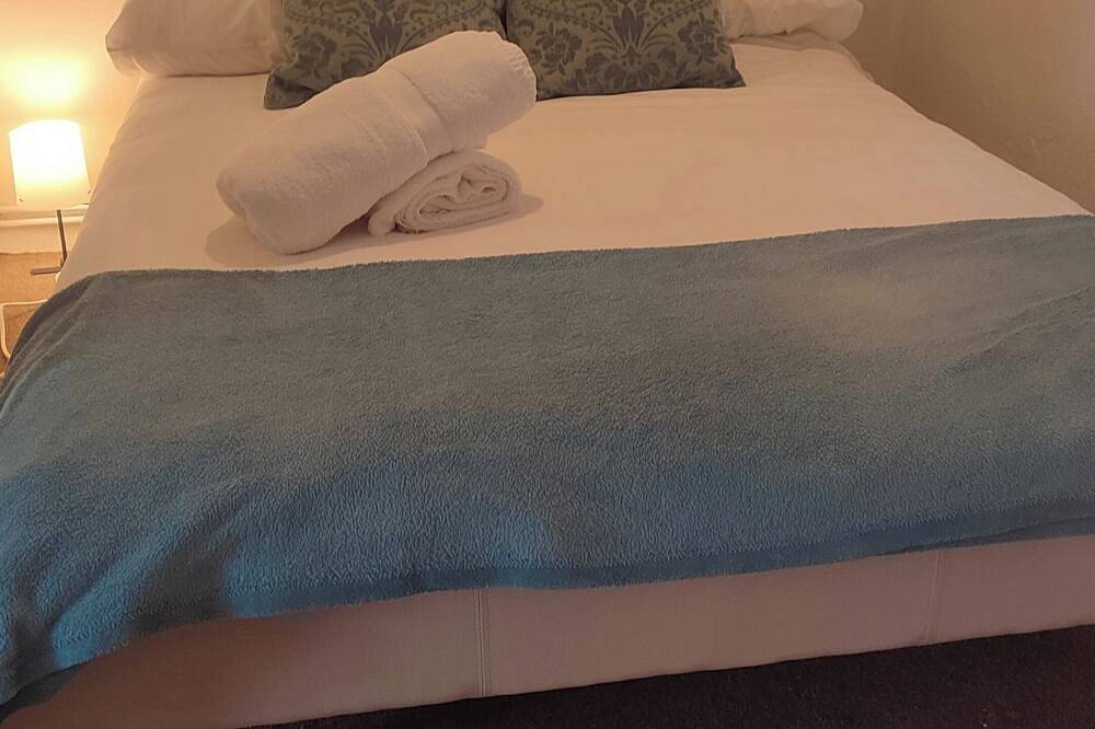 Apartamento entero, Your own hideaway 7 mins walk from the seaside, train station & hub of Penzance in Penzance, Cornualles
